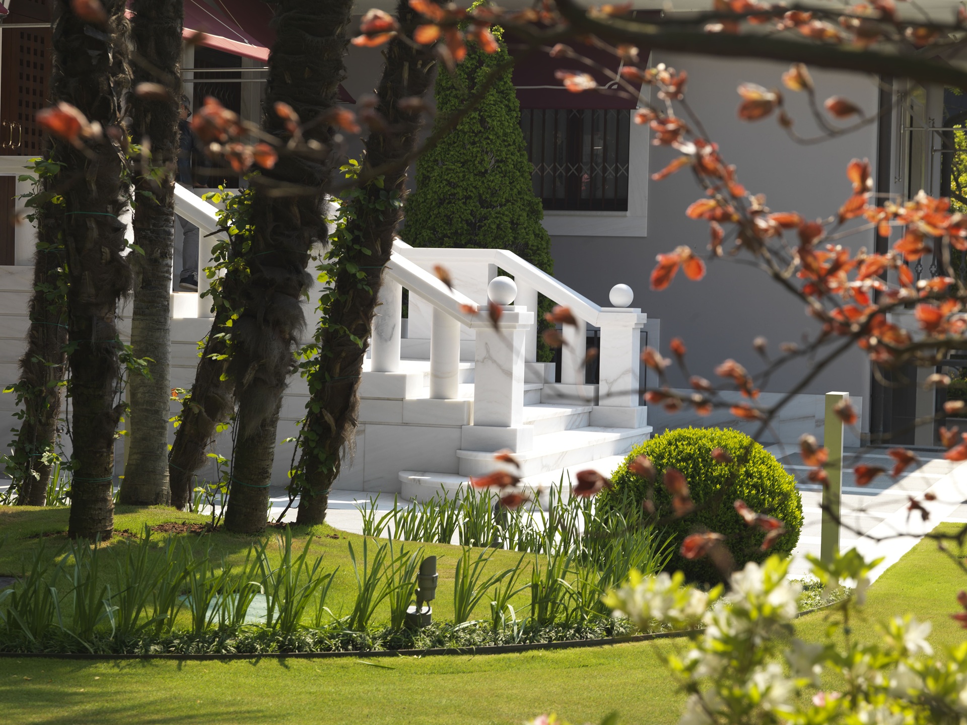 Giardino classico con scalinata