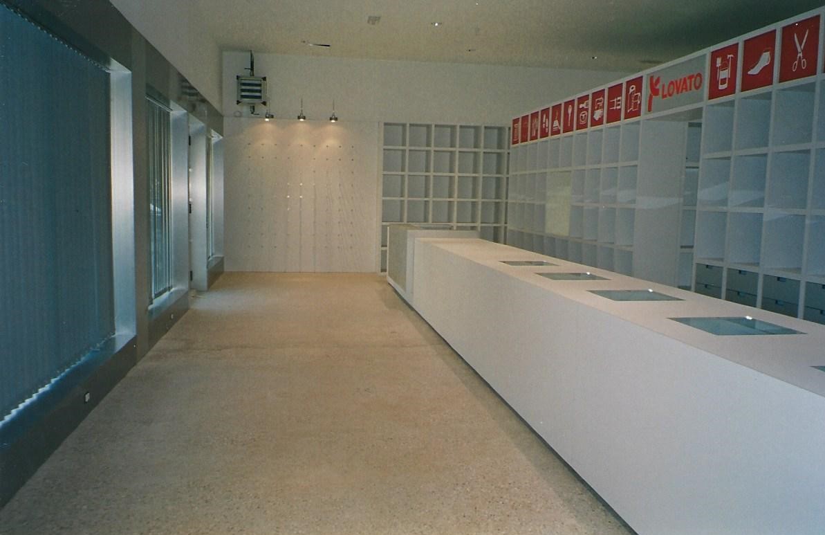 SHOW ROOM ACCESSORI PER CALZATURE 8