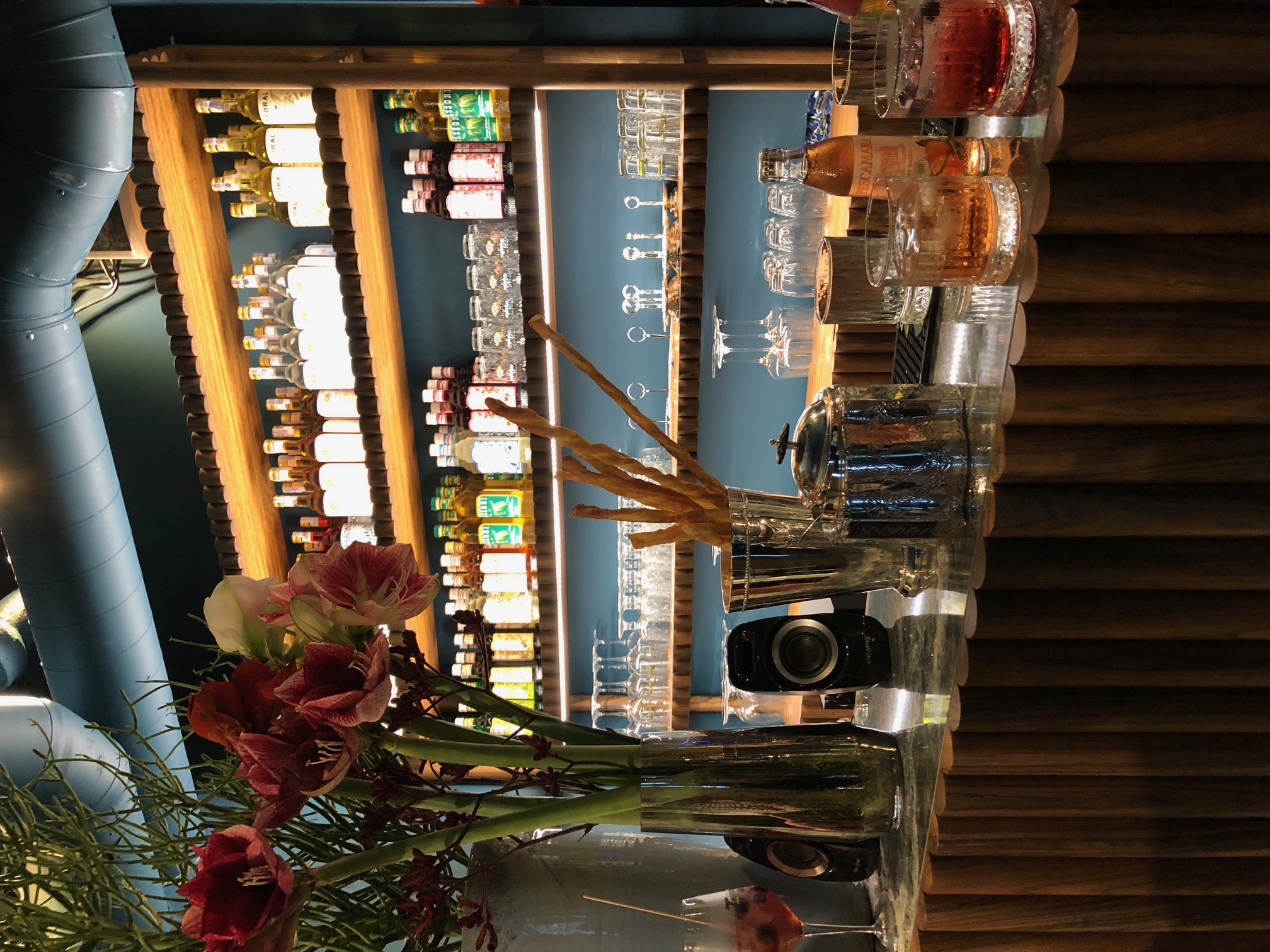 LOUNGE BAR GELATERIA 10