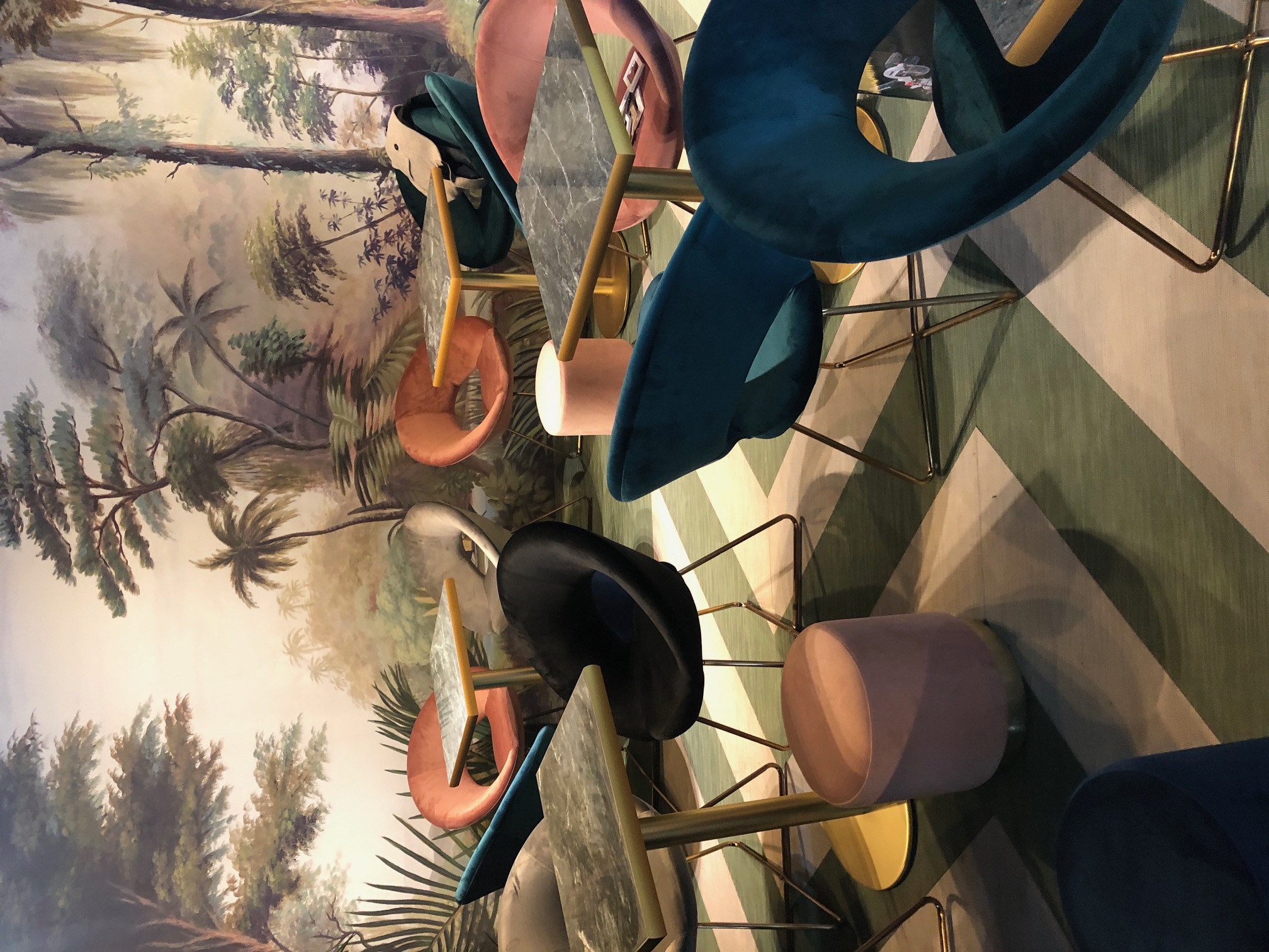 LOUNGE BAR GELATERIA 14