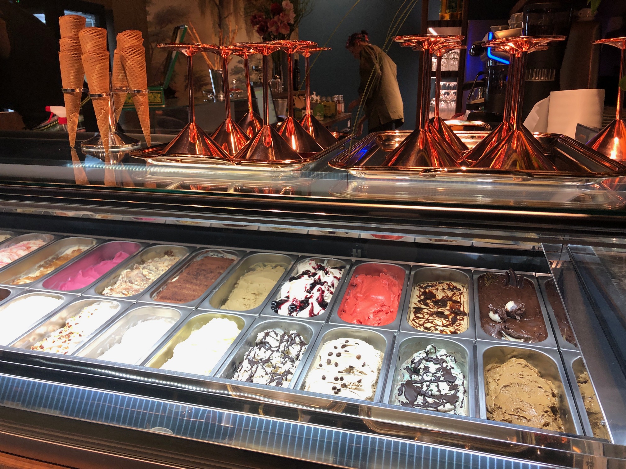 LOUNGE BAR GELATERIA 4