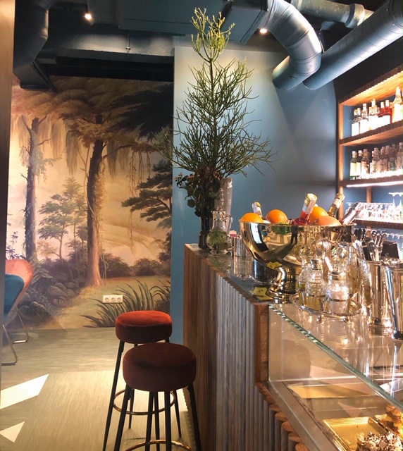 LOUNGE BAR GELATERIA 5