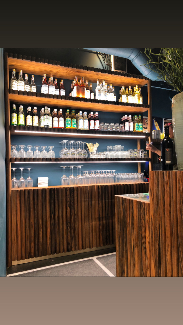 LOUNGE BAR GELATERIA 8